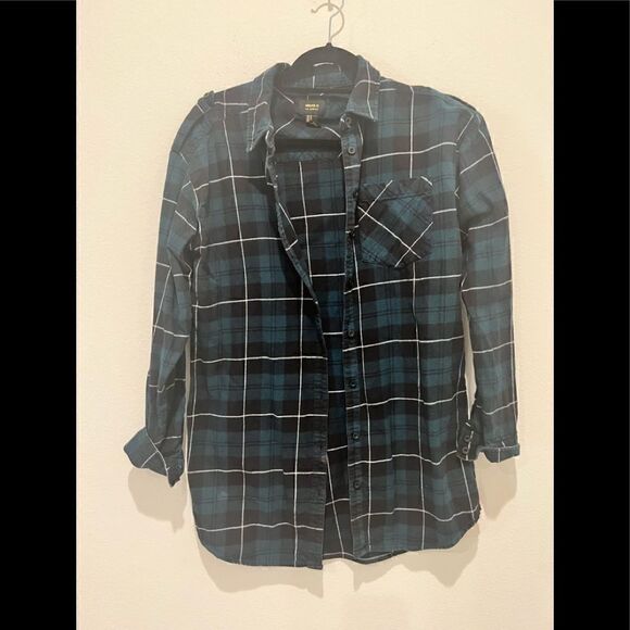 FOREVER 21 Green/Black Plaid Long Sleeve Flannel Button up Shirt |Logo | Size  M - Picture 1 of 3